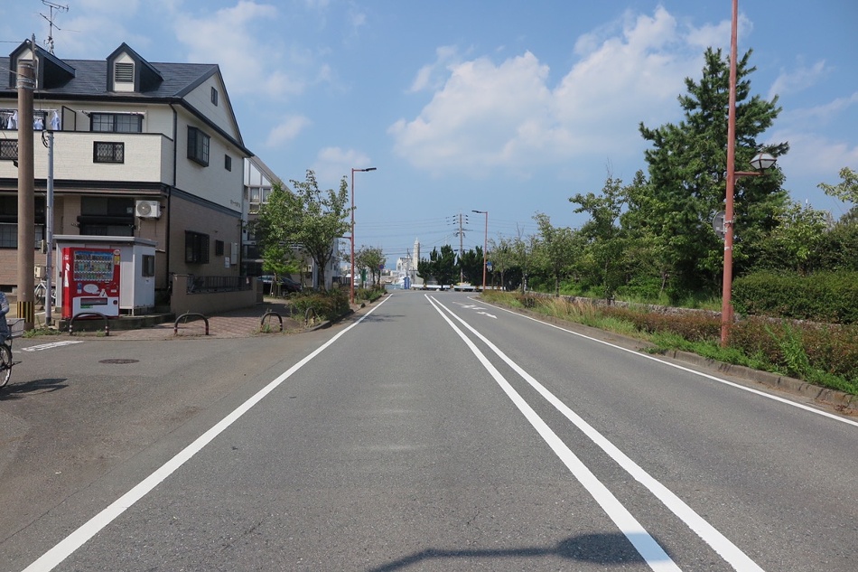 福岡女子高等高校右手に道なり